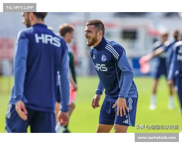 法尔范加盟沙尔克04后的战术角色与位置变化分析